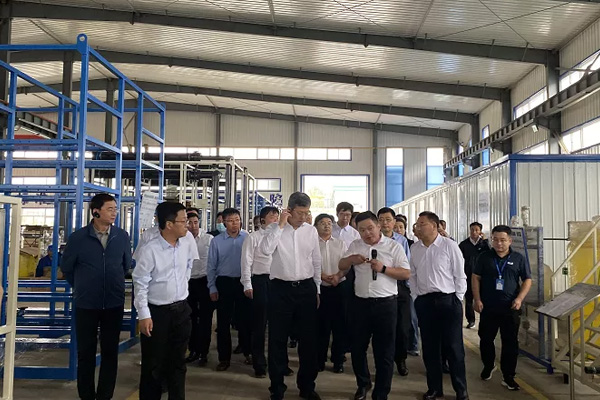 內(nèi)蒙古自治區(qū)黨委常委、通遼市委書記孟憲東攜考察團(tuán)到一諾環(huán)境考察指導(dǎo)